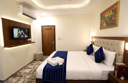 Indirapuram Hotel | Hotel Indrapuram Grand The Premium Rooms