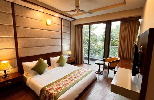 Anand Vihar Hotel | Hotel IP Royal By Qotel