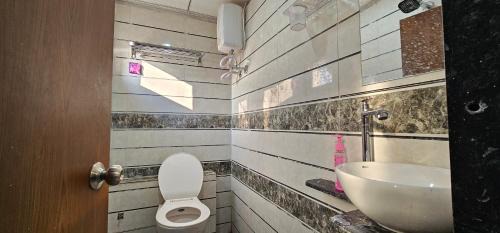 Udhna Hotel | Hotel Jalsa