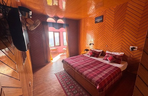 Kausani Hotel | Hotel Jeetu Managed by The Bro's Hotels