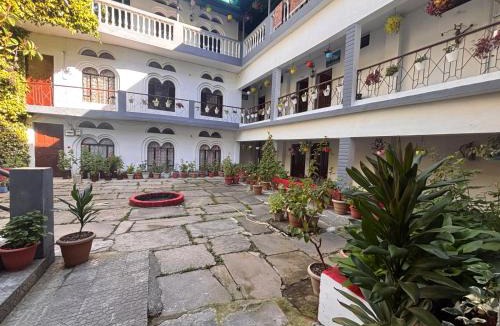 Kausani Hotel | Hotel Jeetu Managed By The Bro'S Hotels
