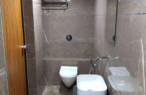 Navrangpura Hotel | Hotel just inn