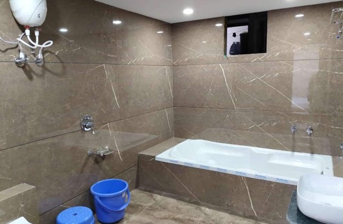 Navrangpura Hotel | Hotel just inn