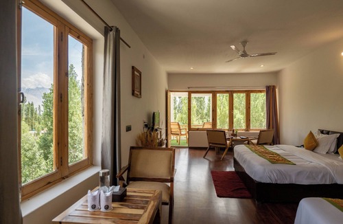 Hunder Hotel | Hotel Karma Inn