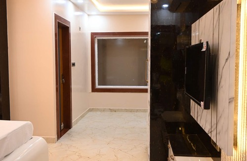 Varanasi Hotel | Hotel KIR International