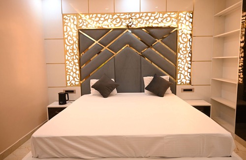 Varanasi Hotel | Hotel KIR International