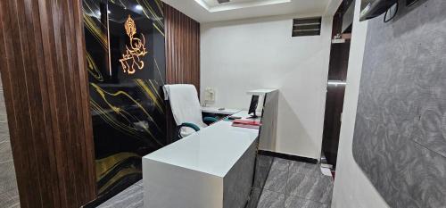 Wankaner Hotel | Hotel Krishna