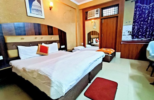 Vrindavan Hotel | Hotel Krishna Regency - near ISCKON