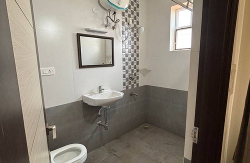 Suluru Hotel | Hotel Kvr Residency Tada