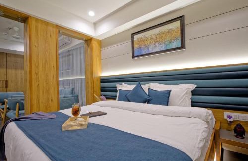 Maninagar Hotel | Hotel Lake Point