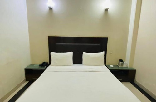 Kalkaji Hotel | Hotel LLoyd Residency Near Nehru Place