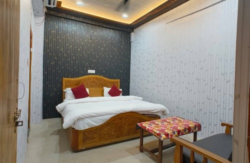 Indira Nagar Hotel | Hotel Loknath Inn