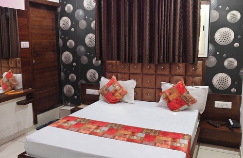 Vadodara Hotel | HOTEL LOTUS GOLD