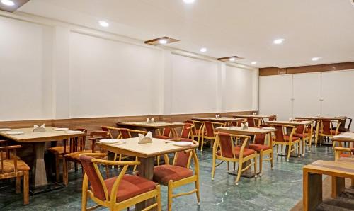 Pune Hotel | Hotel Madhav International Pune Railway Station