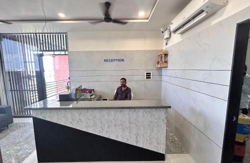 Surat District Hotel | Hotel Madhav Palace