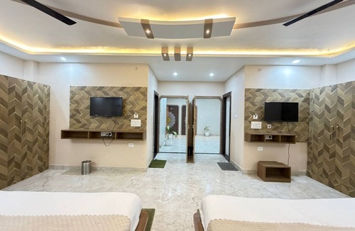 Varanasi Hotel | Hotel Magadh Empire