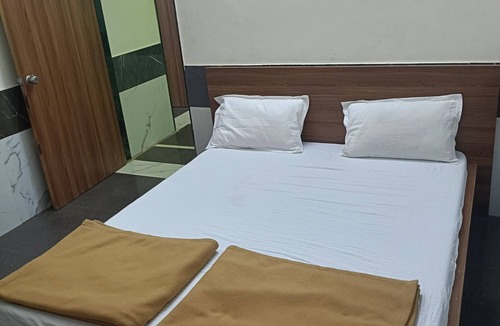 Dwarka Hotel | Hotel Mahalaxmi