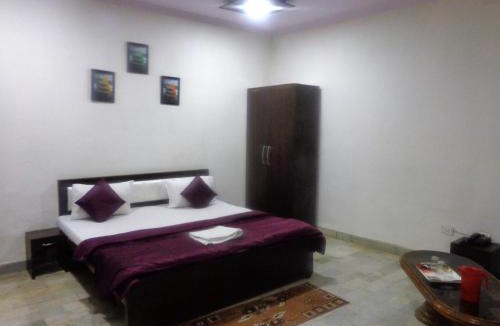 Mathura Hotel | Hotel Maharana Palace