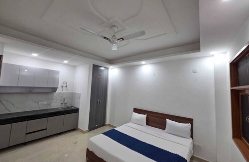 Sainik Farm Hotel | Hotel Mannat Inn