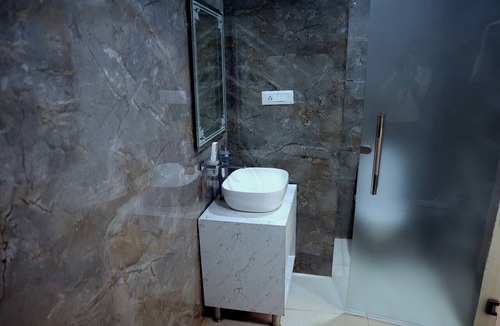 Khatima Hotel | Hotel Maurya Greens