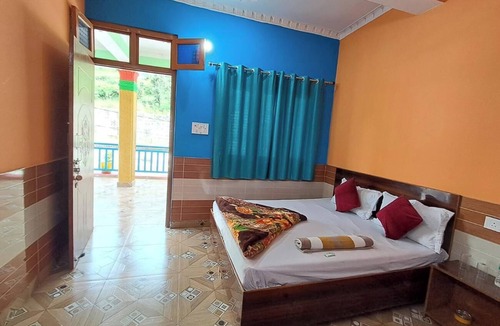 Barkot Hotel | Hotel Mountain Paradise Barkot