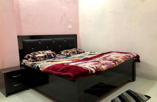 Jhusi Hotel | Hotel Narayana Inn