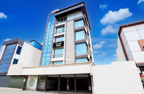 Ahmedabad House | Hotel O Airport Road