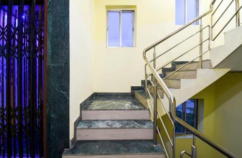 Rajarhat Hotel | Hotel O Akankha More Bus Terminal Formerly Bhumi Inn