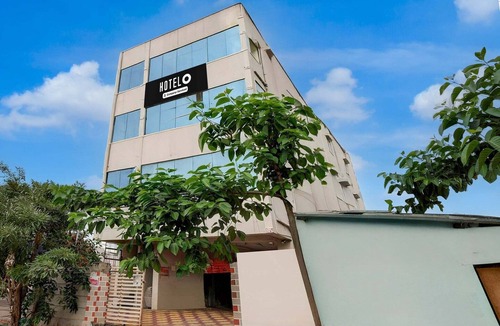 Vijayawada House | Hotel O Benz Circle Vijayawada