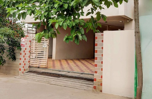 Vijayawada House | Hotel O Benz Circle Vijayawada