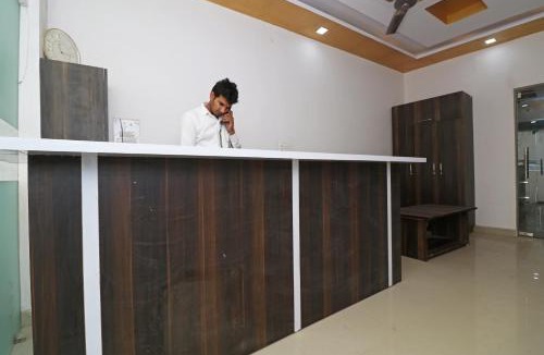 Faridabad Hotel | Hotel O by OYO The Belgium