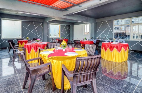 Manikonda Hotel | Hotel O Dream Elite Near Golconda Fort