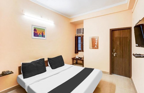 Mohangarh Hotel | Hotel O Jankipuram Vikas Nagar