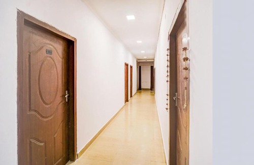 Mohangarh Hotel | Hotel O Jankipuram Vikas Nagar