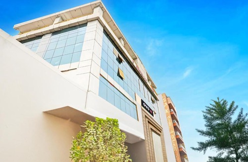 Sainik Farm Hotel | Hotel O KD 111 Shivam Residency