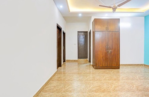 Sainik Farm Hotel | Hotel O KD 111 Shivam Residency