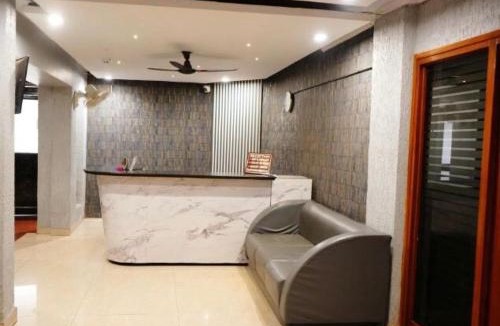 Bhopal Hotel | Hotel O Lal's Plaza