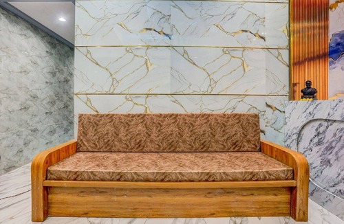Nashik House | Hotel O Nashik Road Railway Station
