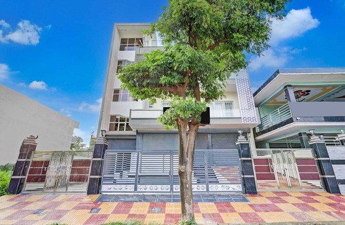 Greater Noida House | Hotel O Pari Chowk Metro Station