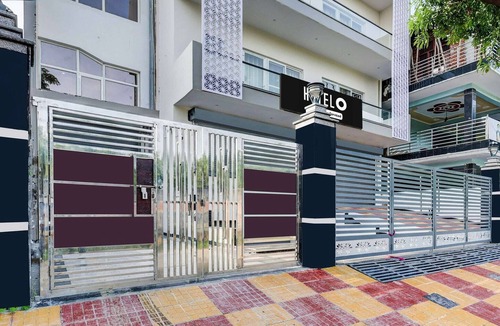 Greater Noida House | Hotel O Pari Chowk Metro Station