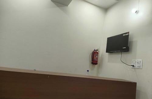 Alambagh Hotel | Hotel O Sapphire Grand