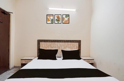 Ghaziabad Hotel | Hotel O Sector 12 Ghaziabad Formerly VIP Inn