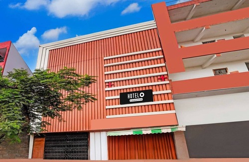 Noida House | Hotel O Sector 121 Gaur City Mall Noida