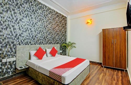 Noida Hotel | Hotel O Sky In Near By Sector 62