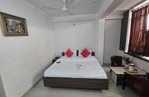 Raja Park Hotel | Hotel O Sunrise