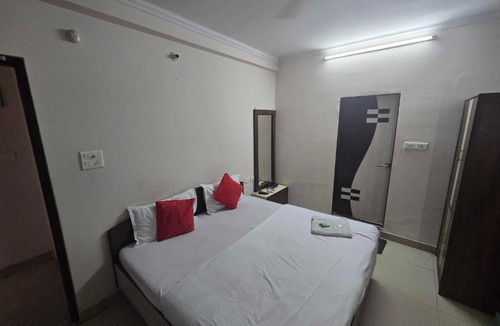 Raja Park Hotel | Hotel O Sunrise