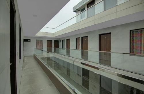 Malviya Nagar Hotel | Hotel O The Arrow Infront of Max Hospital