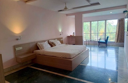 Surat Hotel | HOTEL OASIS SURAT PVT. LTD.