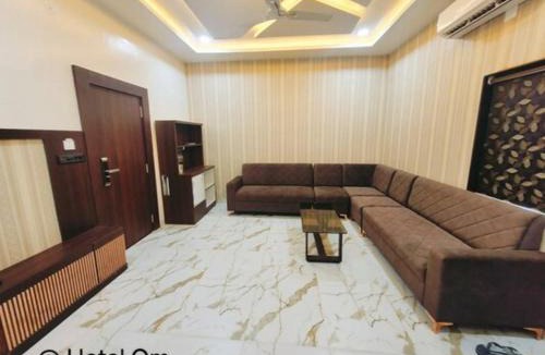 Betul Hotel | HOTEL OM, Betul