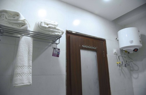 Ghaziabad Hotel | HOTEL OM REGENCY